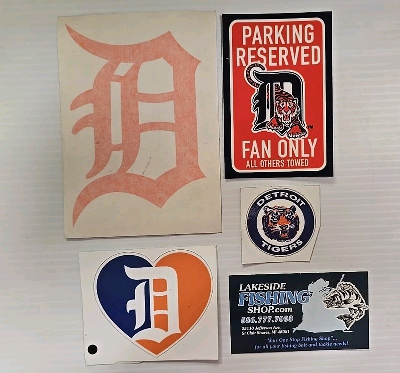 “DETROIT TIGER FAN PACK” 3 HIGH GLOSS VINYL STICKERS & OLD ENGLISH D DECAL CLING