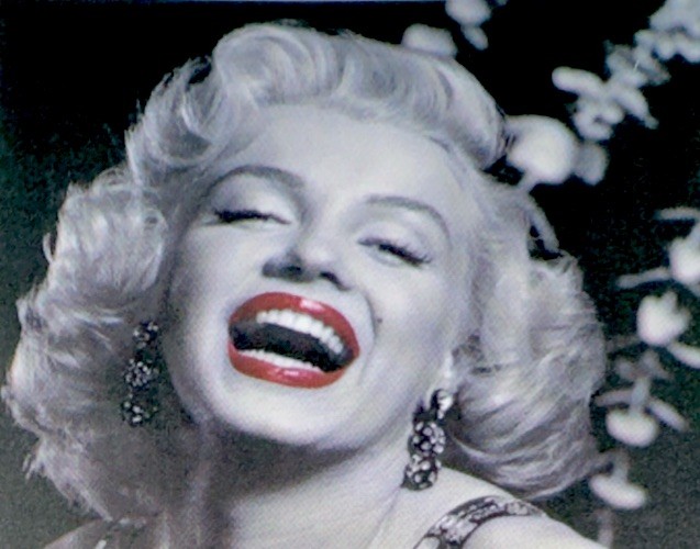 MARILYN MONROE STICKER✨💋💄❤️👠✨2 3/4” X 2”✨SEXY & BEAUTIFUL✨LEYEND✨❤️‍🔥✨💫 gallery