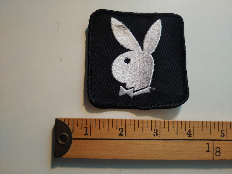 * 70S PLAYBOY VOYAGER HEFFNER SEXY BUNNY RABBIT PATCH BADGE ECUSSON CREST *