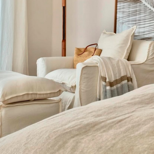 Sillón y Pouf Santo Concilio Blanco Hueso