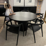 Mesa Comedor base redonda palillaje negra