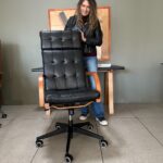 Silla giratoria Bao Negra cromada