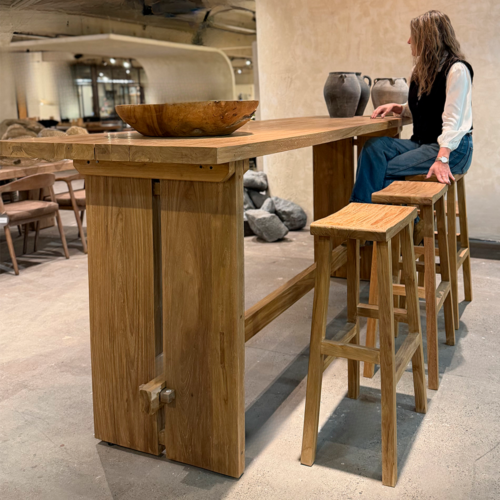 Mesa Bar Donato